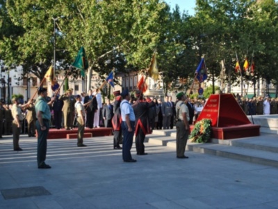 Acto Homenaje a la Bandera de España en Sevilla.
