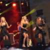 Las Soles cantaron Sevillanas y Rumba en el tablao de la plaza del Altozano  de la Velá de Santiago y Santa Ana.