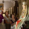 La Virgen de los Reyes en Besamanos después de ser restaurada, por el profesor Francisco Arquillo Torres.