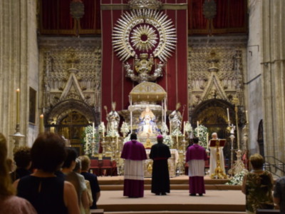 La intención del segundo día de novena  de la Virgen de los Reyes fueron para las religiosas Terciaria Franciscana del convento del Pozo Santo