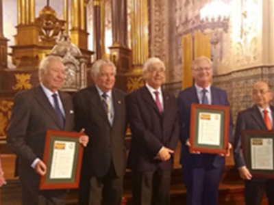 José Luis García Palacios, presidente de Caja Rural del Sur, recibe el premio  Alfonso X el Sabio