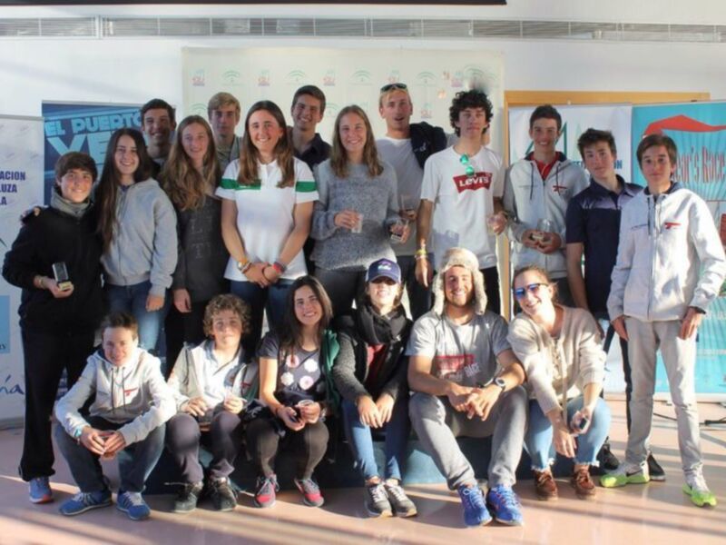 Recital de la Armada del Club Náutico Sevilla en la Regata de Año Nuevo Bahía de Cádiz
