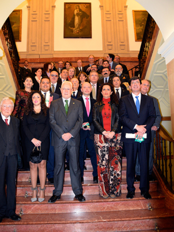 La Asociación Orden  al Merito Humanitario de Andalucía entregaron las Grandes Cruces y Medalla en la casa de la provincia