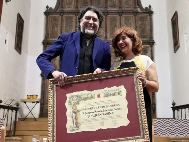 Joaquín Sabina, reconocido con la Medalla de Oro y título de Hijo Predilecto de la ciudad de Úbeda