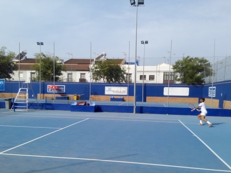Alberto Márquez se alza con el Open de tenis de verano