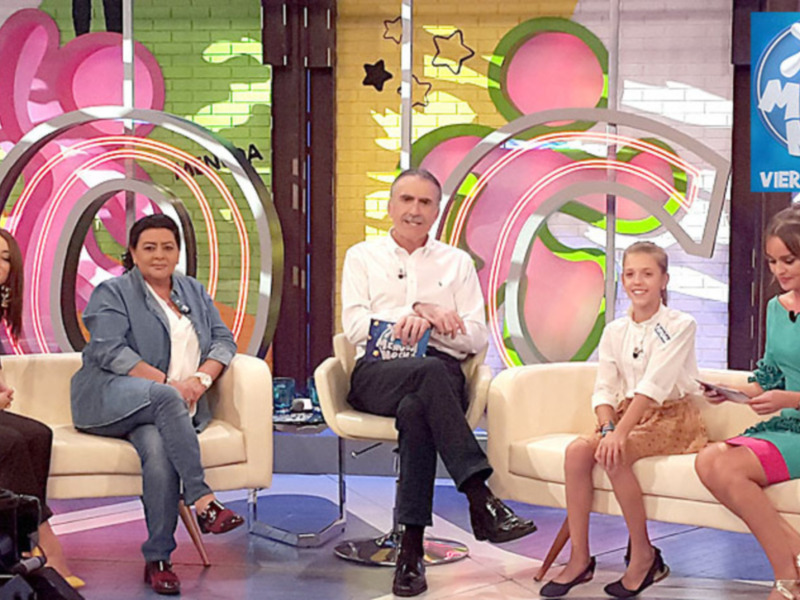 Juan Y Medio y sus niños reciben a María del Monte en "Menuda Noche", líder de la noche del viernes