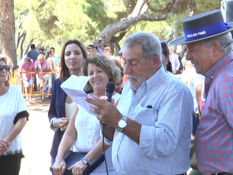 AFA Alzheimer y Antonio Martín Ruiz homenajeados ayer en la Fiesta de La Palmicha por su contribución social