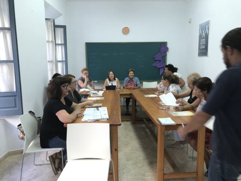15 mujeres de Chipiona concluyen un taller de alfabetización mediática de la Asociación de Emisoras Municipales de Andalucía