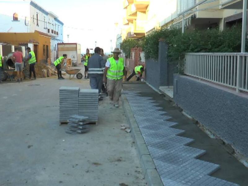 La rehabilitación del acerado de la calle Clavel última fase de las obras del Programa Operativo de Empleo