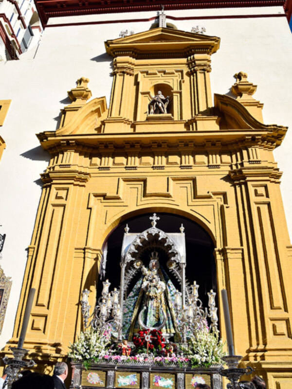 Procesión de la Virgen de la Sierra Filial de Sevilla.