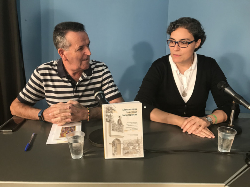 Un libro y un himno, dos creaciones de la calasancia chipionera María del Carmen Jurado para la canonización del Padre Faustino