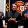 Raphael fue uno de los premiados de esta edición con el Premio Plaza de España a la Promoción de los Valores Culturales