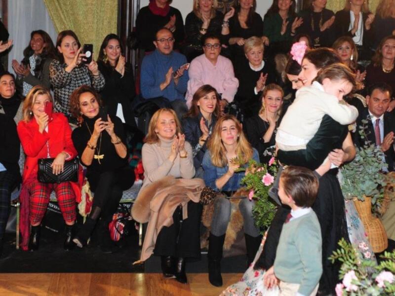 Rocío Peralta fue la encargada de inaugurar la semana de la moda flamenca, WE LOVE FLAMENCO, en el Hotel Alfonso XIII de Sevilla