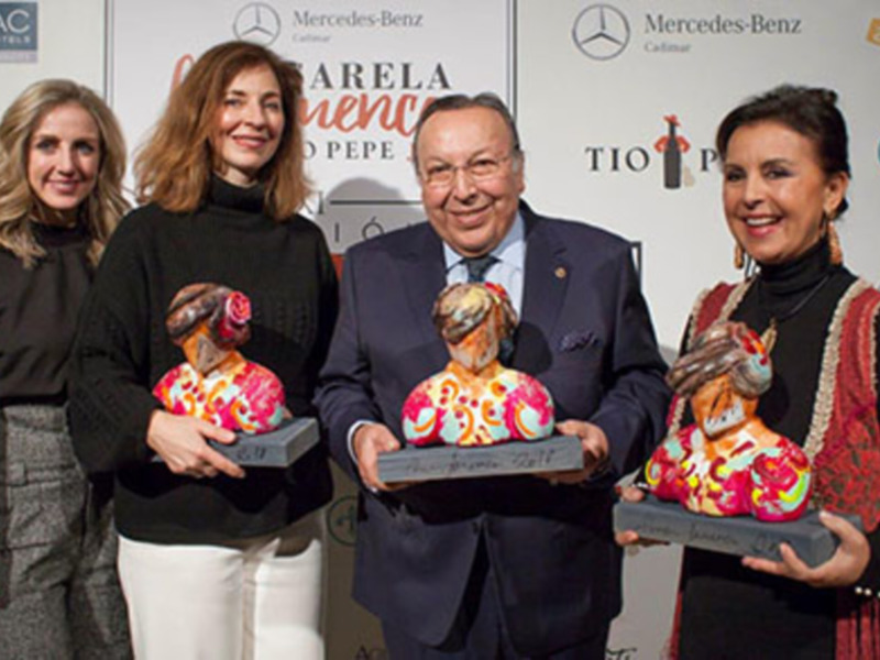 En la Pasarela Flamenca de Jerez premiados María José Santiago, Lina y Paco Cepero
