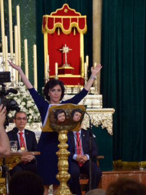 Elena Angustia Correa pronuncio la Exaltación de la Santa Vera-cruz en Alcalá del Río.