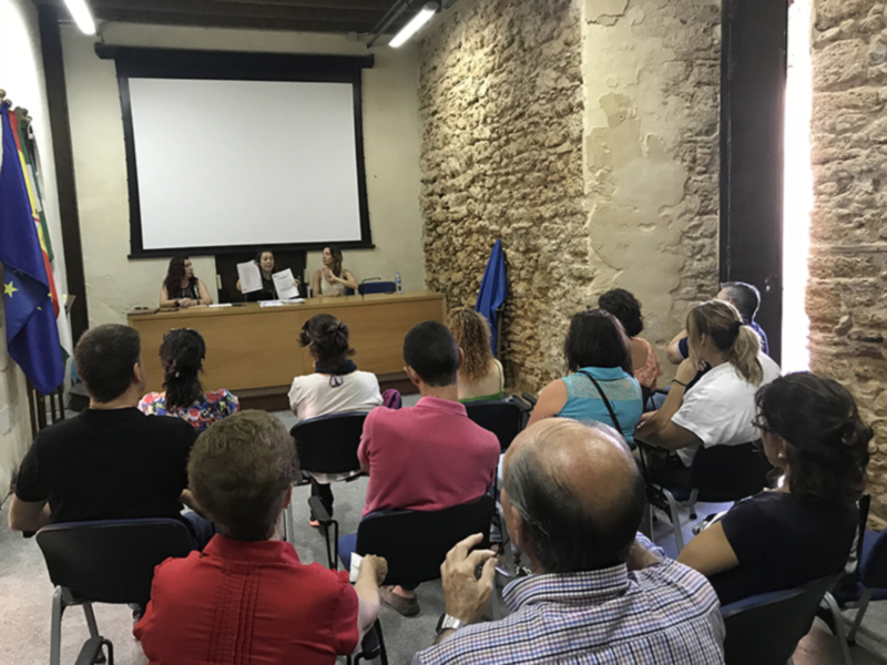 La alcaldesa y la delegada de Educación se reúnen con los representantes de los padres del Colegio Príncipe Felipe