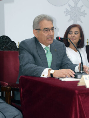 Presentación del libro “La procesión de un torero” por el profesor Rafael  de Lara García.
