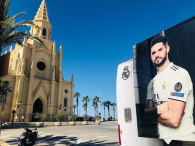 El autobús del Real Madrid, un museo itinerante, puede visitarse hoy y mañana Chipiona
