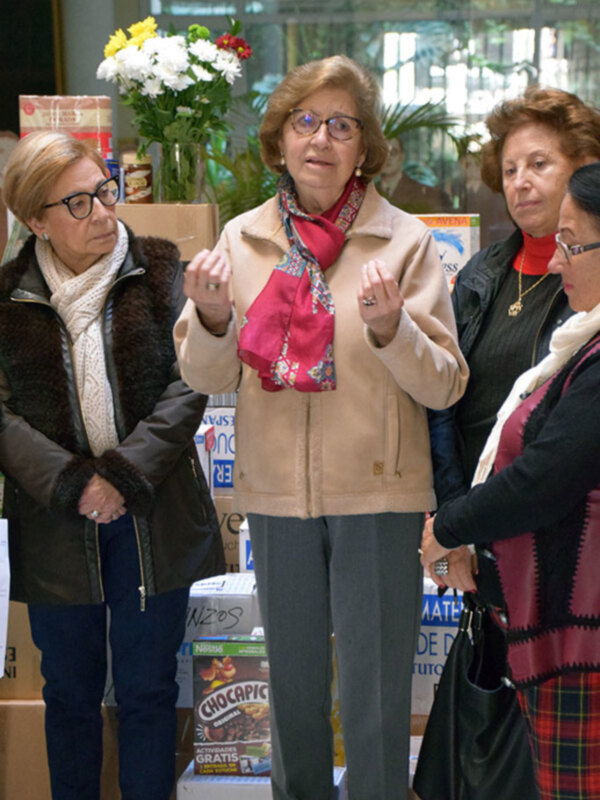 Una Tonelada de Alimentos del Ateneo para el Proyecto Fraternita, comedor Social del Pumarejo y Economato Social Mª  Auxiliadora.