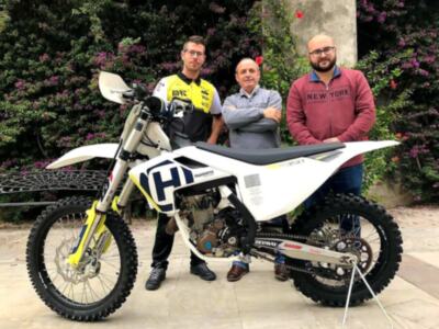 El piloto Víctor Rodríguez presenta su nueva moto y su nuevo equipo, el MRT, para la nueva temporada que comienza en marzo  con el inter provincial