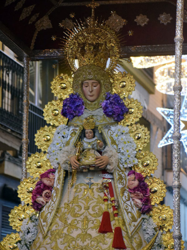 Procesión de la Virgen del Rocío de la colegiata del Salvador.