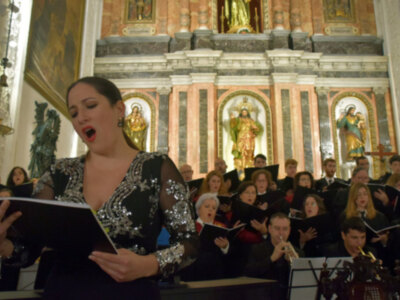 El Coro de la Universidad de Sevilla y  Jazz Band Hispalense  ofrecieron un concierto de Góspel en la Iglesia del Sagrado Corazón de Sevilla.