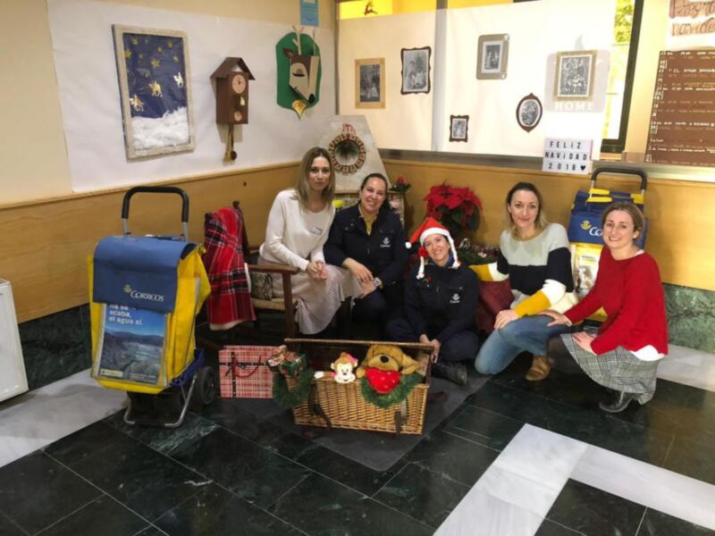 CORREOS recoge las cartas para los Reyes Magos en hospitales y otros centros de la provincia de Sevilla