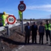 El subdelegado del Gobierno asiste al cambio de la última señal de 100 km/h por la de 90 km/h,