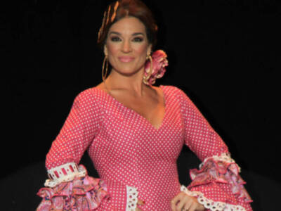 El arte de Raquel Bollo por bulerías inaugura los desfiles de Lepe Loves Flamenco.