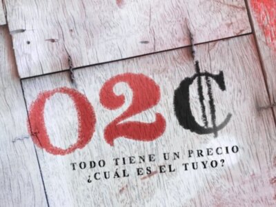 Texto pintado en madera: '02C', 'TODO TIENE UN PRECIO', '¿CUÁL ES EL TUYO?'