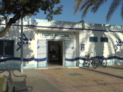El Ayuntamiento de Chipiona acometerá tras Semana Santa los dos proyectos de mejora de la piscina municipal
