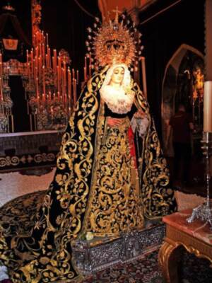 Solemne  cultos y Besamanos de la Soledad Coronada de Alcalá del Río.