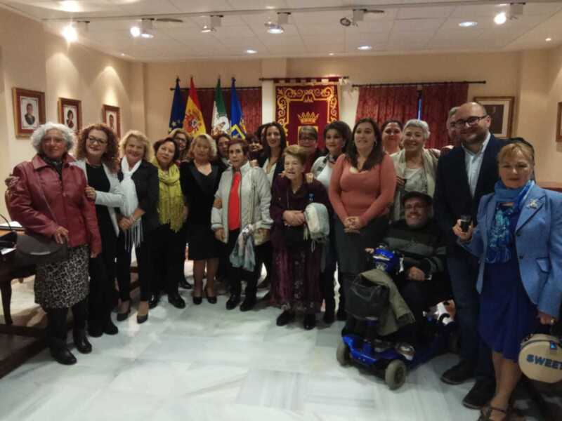 Chipiona celebró ayer el Día Internacional del Libro en Chipiona con el autor Manuel Alcántara como protagonista indiscutible