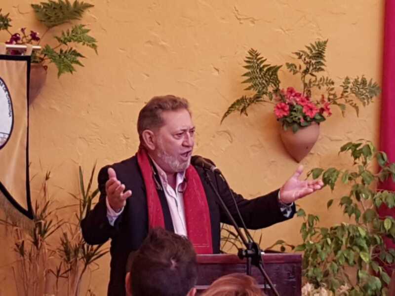 Pepe Pinto pregona a las Cruces de Mayo en Chipiona evocando los patios de su niñez