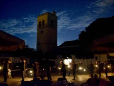 Los Titulares de Vera-cruz Ilipense en procesión hacia su Real Ermita.