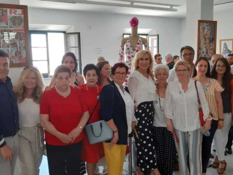 La asociación cultural RJ La Más Grande conmemoró el sábado la décimo tercera edición del Día Internacional de Rocío Jurado