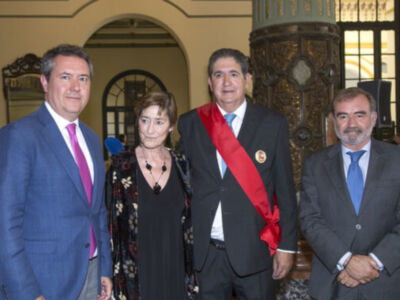 VIDEO COMPLETO Más de 400 juristas homenajean a José Joaquín Gallardo por sus 24 años como decano  de Abogados de Sevilla