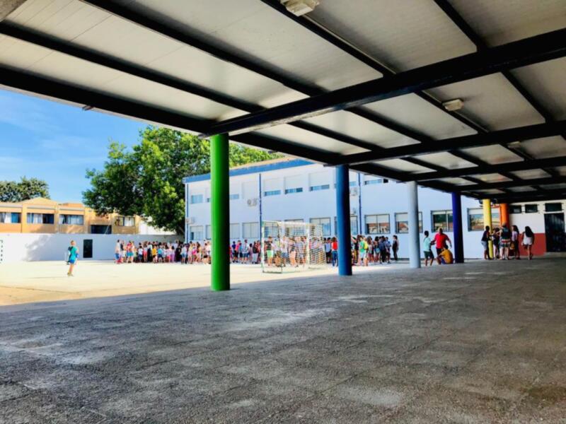 1820 alumnos han comenzado hoy en Chipiona el curso escolar en Infantil y Primaria