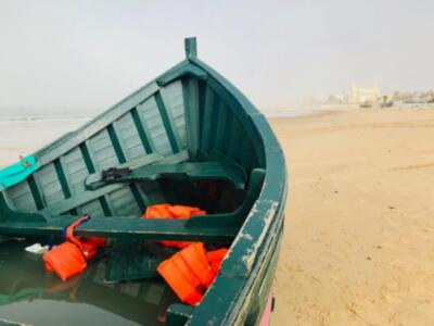 Una patera con 20 migrantes ha llegado esta madrugada a la costa chipionera