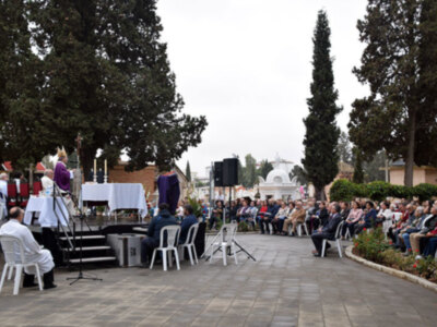 Misa en la Solemnidad de todos los fieles difuntos en el cementerio de san Fernando de Sevilla