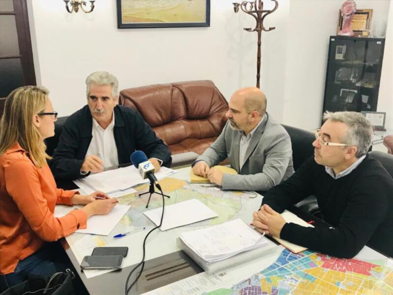 El diputado provincial Manuel Chacón trata con el gobierno municipal las próximas actuaciones y el desbloqueo de inversiones pendientes