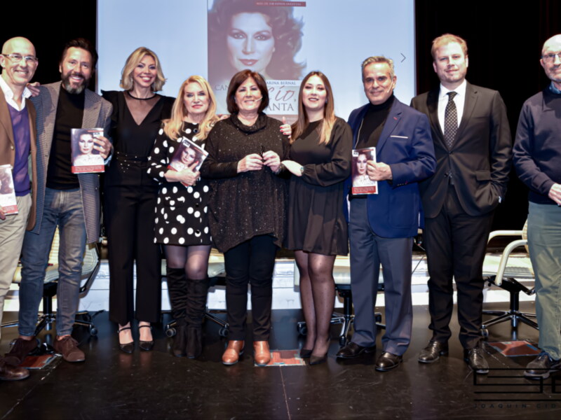 Lleno en el Teatro Cajasol en la presentación en Sevilla de  "Canta Rocío Canta" VIDEO ACTO COMPLETO