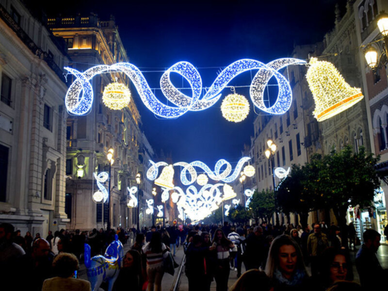 Luces y belenes para la Navidad Sevillana