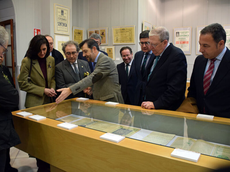 La Corporación de la “Madrugá saca  a la luz sus fondos documentales con motivo del 425 aniversario