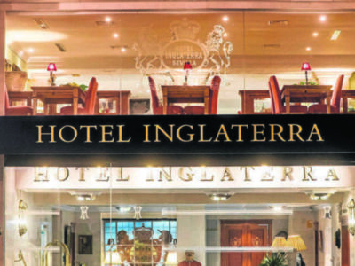 El Hotel Inglaterra, la historia de Sevilla desde la Plaza Nueva
