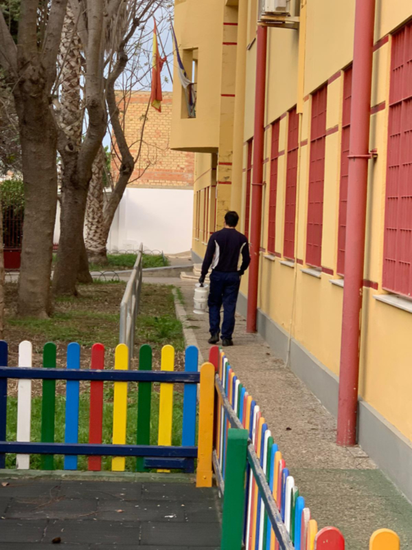 Finaliza la campaña de desinfección, desinsectación y desratización en los colegios públicos de Chipiona