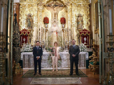 Alcalá del Río celebra la Exaltación de la Santa Cruz en su XXII Edición en la corporación del Jueves Santo.