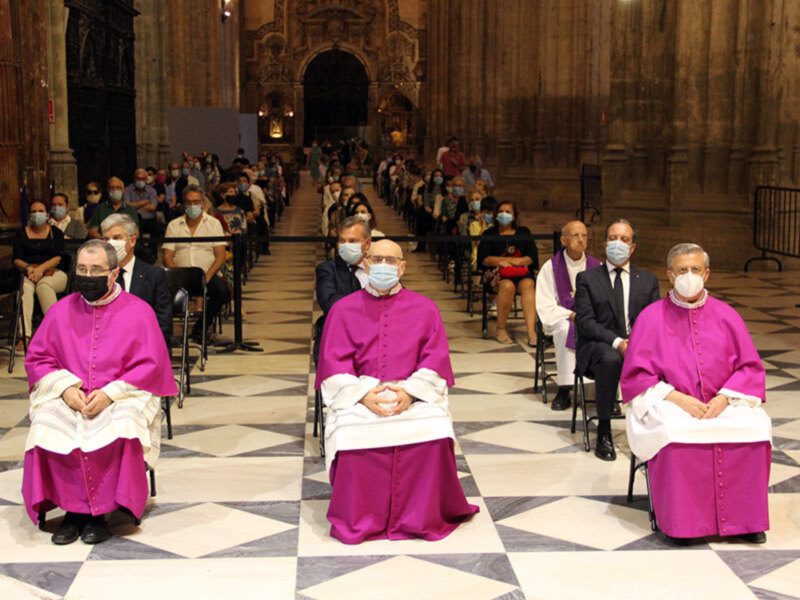 Monseñor Asenjo nombra a trece canónigo para la Catedral Hispalense