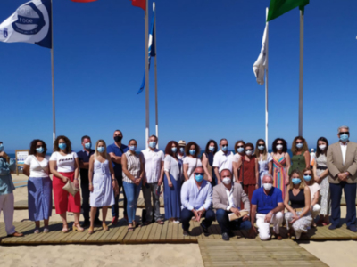 Chipiona inaugura una temporada de playas apadrinada por  los sanitarios de los centros de salud 