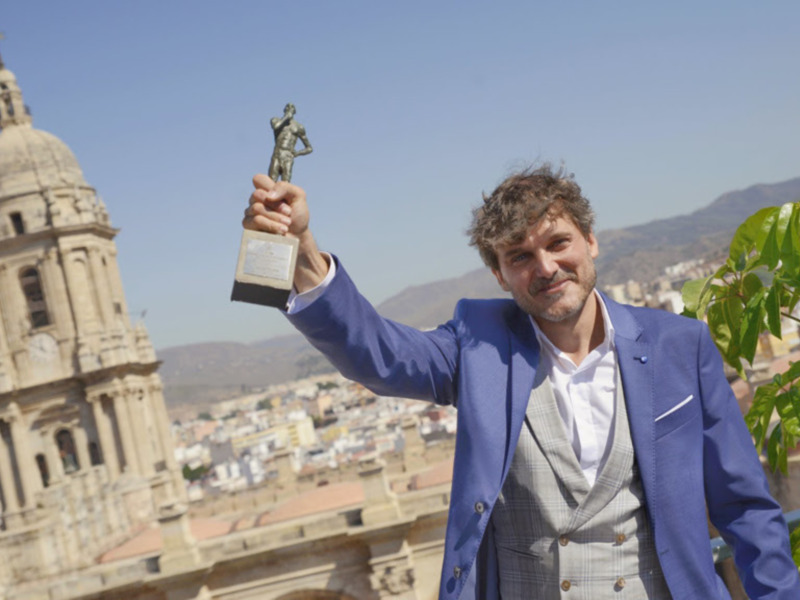 El actor Salva Reina recibe el Premio Talento Andaluz que otorga Canal Sur en el Festival de Málaga